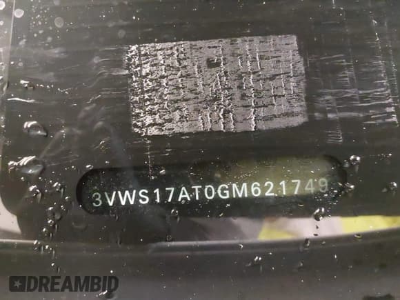 ✅ 2016 Volkswagen Beetle Dune • VIN: 3VWS17AT0GM621749 • Lot: 42486286. Wystawiony na IAAI z przebiegiem 106 311 mil. Bezpłatny archiwum sprzedaży aukcyjnych z USA i szczegółowy raport historii pojazdu na DreamBid. Zdjęcie 9.