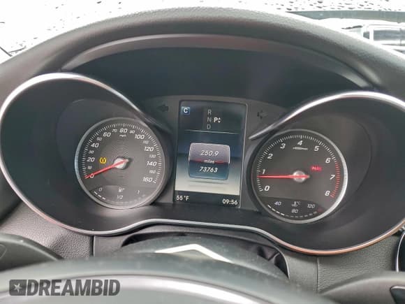 ✅ 2016 Mercedes-Benz C 300 • VIN: 55SWF4JB9GU173624 • Lot: 93320015. Wystawiony na Copart z przebiegiem 73 763 mil. Bezpłatny archiwum sprzedaży aukcyjnych z USA i szczegółowy raport historii pojazdu na DreamBid. Zdjęcie 9.