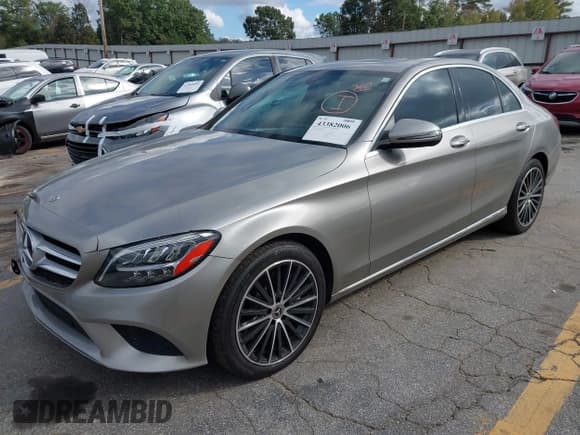 ✅ 2020 Mercedes-Benz C 300 • VIN: WDDWF8DB9LR558681 • Lot: 43382006. Wystawiony na IAAI z przebiegiem 89 634 mil. Bezpłatny archiwum sprzedaży aukcyjnych z USA i szczegółowy raport historii pojazdu na DreamBid. Zdjęcie 2.