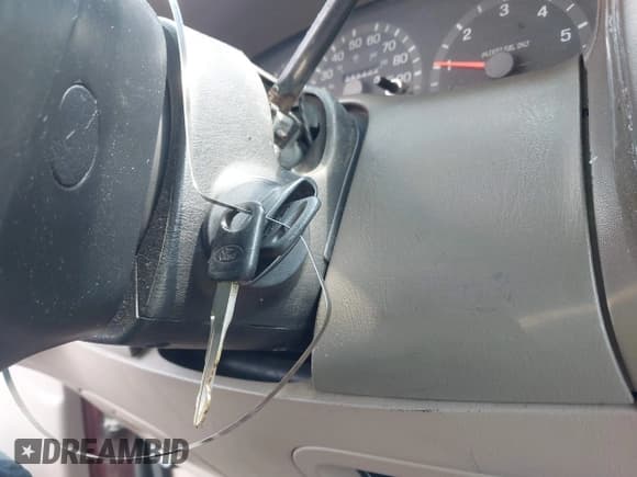 ✅ 1997 Ford F-150 XL • VIN: 1FTDX1862VKB18591 • Лот: 42700939. Опубликован ранее на IAAI с пробегом 265 400 миль. Бесплатный доступ к архиву аукционных продаж из США и подробный отчёт об истории автомобиля на DreamBid. Изображение 11.