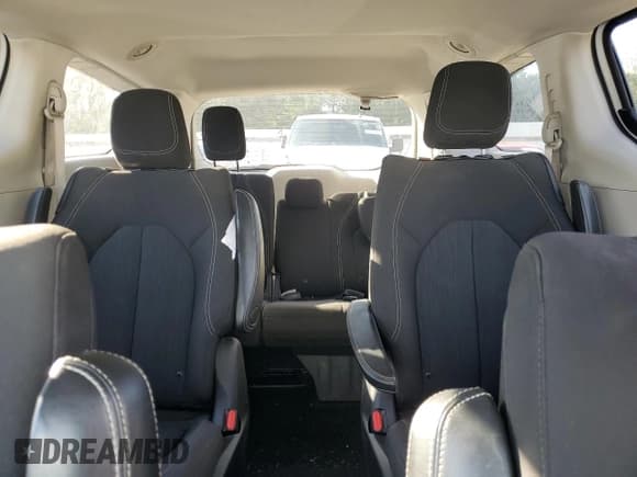 ✅ 2020 Chrysler Voyager LX • VIN: 2C4RC1CG1LR278770 • Lot: 81860405. Wystawiony na Copart z przebiegiem 92 179 mil. Bezpłatny archiwum sprzedaży aukcyjnych z USA i szczegółowy raport historii pojazdu na DreamBid. Zdjęcie 10.