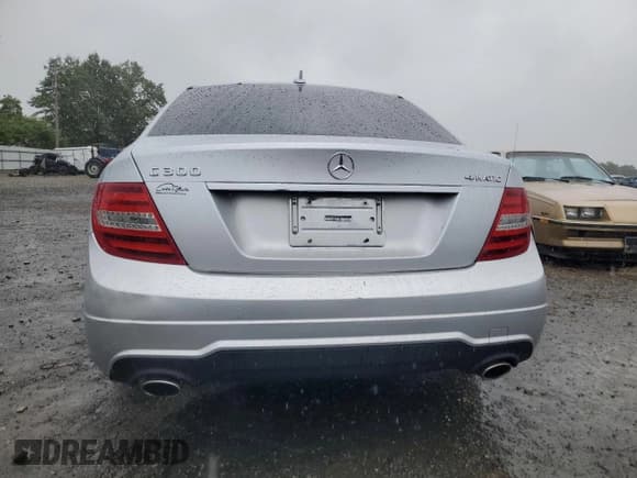 ✅ 2012 Mercedes-Benz C 300 Sport • VIN: WDDGF8BB0CR214373 • Lot: 81096585. Wystawiony na Copart z przebiegiem 112 548 mil. Bezpłatny archiwum sprzedaży aukcyjnych z USA i szczegółowy raport historii pojazdu na DreamBid. Zdjęcie 6.