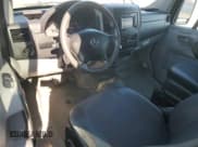 ✅ 2016 Mercedes-Benz Sprinter Cargo Worker • VIN: WD3PE8CD7GP185706 • Lot: 49659995. Wystawiony na Copart z przebiegiem 90 116 mil. Bezpłatny archiwum sprzedaży aukcyjnych z USA i szczegółowy raport historii pojazdu na DreamBid. Zdjęcie 8.