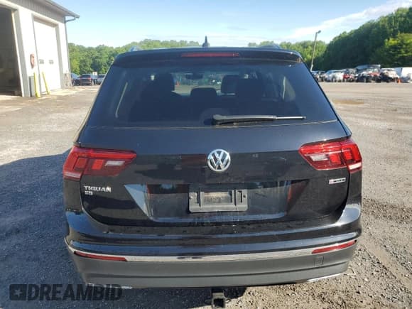 ✅ 2021 Volkswagen Tiguan SE • VIN: 3VV2B7AX9MM136445 • Lot: 58197925. Wystawiony na Copart z przebiegiem 35 276 mil. Bezpłatny archiwum sprzedaży aukcyjnych z USA i szczegółowy raport historii pojazdu na DreamBid. Zdjęcie 6.