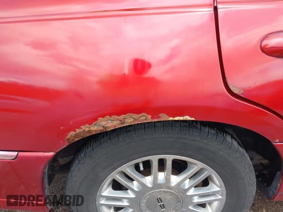 ✅ 2011 Lincoln Town Car Executive L • VIN: 2LNBL8EV7BX763068 • Lot: 42425667. Listed on IAAI with 302,299 mi. Free auction sales archive from the USA and detailed vehicle history report at DreamBid. Image 18.