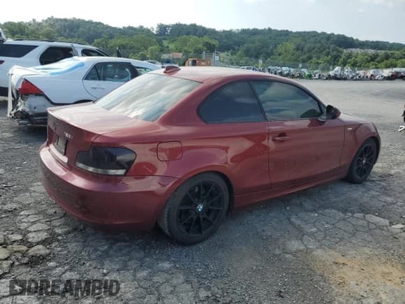 ✅ 2012 BMW 1 Series 128i • VIN: WBAUP7C59CVP23007 • Лот: 62761075. Опубликован ранее на Copart с пробегом 114 861 миль. Бесплатный доступ к архиву аукционных продаж из США и подробный отчёт об истории автомобиля на DreamBid. Изображение 3.