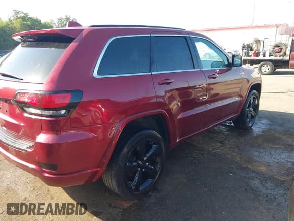 ✅ 2015 Jeep Grand Cherokee Laredo • VIN: 1C4RJFAG1FC853579 • Лот: 42567354. Опубликован ранее на IAAI с пробегом 99 930 миль. Бесплатный доступ к архиву аукционных продаж из США и подробный отчёт об истории автомобиля на DreamBid. Изображение 4.