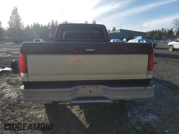 ✅ 1990 Ford F-250 • VIN: 1FTHX25M5LKB09701 • Lot: 47567725. Wystawiony na Copart z przebiegiem 42 975 mil. Bezpłatny archiwum sprzedaży aukcyjnych z USA i szczegółowy raport historii pojazdu na DreamBid. Zdjęcie 6.