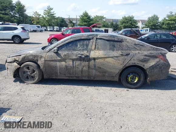 ✅ 2023 Hyundai Elantra SEL • VIN: KMHLM4AG8PU391675 • Lot: 43163200. Listed on IAAI with 59,356 mi. Free auction sales archive from the USA and detailed vehicle history report at DreamBid. Image 13.