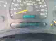 2004 Chevrolet Silverado 1500 Work Truck z VIN 1GCEK14V84Z189042, wystawiony jako Copart lot #81054544 z przebiegiem 149 878 mil mil oraz Szkoda całkowita • Salvage title. Historia ofert i sprzedaży dostępna na DreamBid. Obrazek 9.