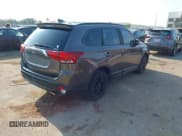 ✅ 2018 Mitsubishi Outlander ES • VIN: JA4AZ3A36JZ050073 • Lot: 43143870. Listed on IAAI with 173,137 mi. Free auction sales archive from the USA and detailed vehicle history report at DreamBid. Image 4.