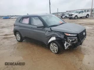 ✅ 2021 Hyundai Venue SE • VIN: KMHRB8A32MU066407 • Lot: 74172784. Wystawiony na Copart z przebiegiem 73 583 mil. Bezpłatny archiwum sprzedaży aukcyjnych z USA i szczegółowy raport historii pojazdu na DreamBid. Zdjęcie 4.