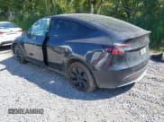 ✅ 2024 Tesla Model Y Long Range • VIN: 7SAYGAEE9RF191251 • Lot: 43147398. Wystawiony na IAAI z przebiegiem 24 890 mil. Bezpłatny archiwum sprzedaży aukcyjnych z USA i szczegółowy raport historii pojazdu na DreamBid. Zdjęcie 3.