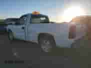 2004 Chevrolet Silverado 1500 LS z VIN 1GCEC14V54Z307206, wystawiony jako Copart lot #76308604 z przebiegiem Nie podano mil oraz Szkoda całkowita • Salvage title. Historia ofert i sprzedaży dostępna na DreamBid. Obrazek 2.