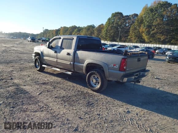 ✅ 2007 Chevrolet Silverado 2500HD LT1 • VIN: 1GCHK23D17F192768 • Лот: 43463284. Опубликован ранее на IAAI с пробегом 338 979 миль. Бесплатный доступ к архиву аукционных продаж из США и подробный отчёт об истории автомобиля на DreamBid. Изображение 3.