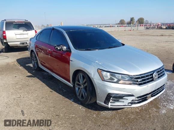 ✅ 2018 Volkswagen Passat S • VIN: 1VWAA7A30JC035203 • Lot: 40940643. Wystawiony na IAAI z przebiegiem 171 116 mil. Bezpłatny archiwum sprzedaży aukcyjnych z USA i szczegółowy raport historii pojazdu na DreamBid. Zdjęcie 1.