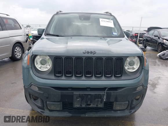 ✅ 2018 Jeep Renegade Latitude • VIN: ZACCJBBB3JPH05732 • Lot: 42139094. Wystawiony na IAAI z przebiegiem 52 625 mil. Bezpłatny archiwum sprzedaży aukcyjnych z USA i szczegółowy raport historii pojazdu na DreamBid. Zdjęcie 12.
