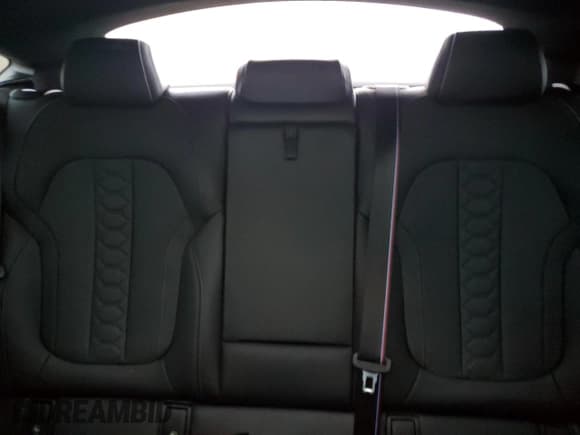 ✅ 2022 BMW X6 M • VIN: 5YMCY0C08N9L71063 • Lot: 69305505. Wystawiony na Copart z przebiegiem 21 102 mil. Bezpłatny archiwum sprzedaży aukcyjnych z USA i szczegółowy raport historii pojazdu na DreamBid. Zdjęcie 10.