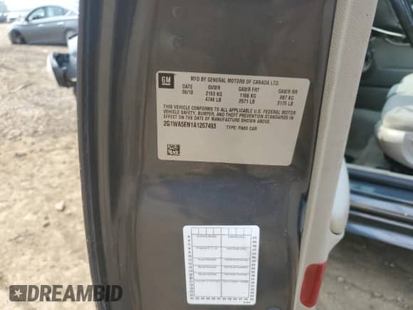 2010 Chevrolet Impala LS с VIN 2G1WA5EN1A1267493, выставлен на аукционе Copart как лот 67751185 с пробегом 176 872 миль миль и Списание • Salvage title. История ставок и продаж доступна на DreamBid. Изображение 12.