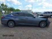 ✅ 2019 Lexus ES 350 • VIN: 58ABZ1B10KU004852 • Lot: 43425527. Wystawiony na IAAI z przebiegiem 157 944 mil. Bezpłatny archiwum sprzedaży aukcyjnych z USA i szczegółowy raport historii pojazdu na DreamBid. Zdjęcie 13.
