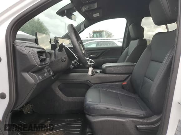 ✅ 2024 Chevrolet Silverado EV Work Truck • VIN: 1GC10UED1RU201421 • Лот: 48081965. Опубликован ранее на Copart с пробегом 4 144 миль. Бесплатный доступ к архиву аукционных продаж из США и подробный отчёт об истории автомобиля на DreamBid. Изображение 7.