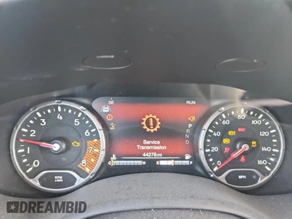 ✅ 2021 Jeep Renegade Latitude • VIN: ZACNJDBB1MPM81639 • Lot: 90222895. Wystawiony na Copart z przebiegiem 44 276 mil. Bezpłatny archiwum sprzedaży aukcyjnych z USA i szczegółowy raport historii pojazdu na DreamBid. Zdjęcie 9.