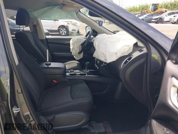 ✅ 2019 Nissan Pathfinder S • VIN: 5N1DR2MMXKC596621 • Lot: 42158372. Listed on IAAI with 71,796 mi. Free auction sales archive from the USA and detailed vehicle history report at DreamBid. Image 5.