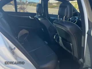 ✅ 2014 Mercedes-Benz C 300 Sport • VIN: WDDGF8AB4EA900970 • Лот: 86891585. Опубликован ранее на Copart с пробегом 263 530 миль. Бесплатный доступ к архиву аукционных продаж из США и подробный отчёт об истории автомобиля на DreamBid. Изображение 6.