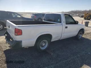 ✅ 2003 Chevrolet S-10 Work Truck • VIN: 1GCCS14X538283330 • Лот: 47544295. Опубликован ранее на Copart с пробегом Не указан. Бесплатный доступ к архиву аукционных продаж из США и подробный отчёт об истории автомобиля на DreamBid. Изображение 3.