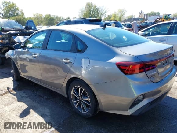 ✅ 2023 Kia Forte LXS • VIN: 3KPF24AD6PE685670 • Lot: 43520081. Listed on IAAI with 38,544 mi. Free auction sales archive from the USA and detailed vehicle history report at DreamBid. Image 3.
