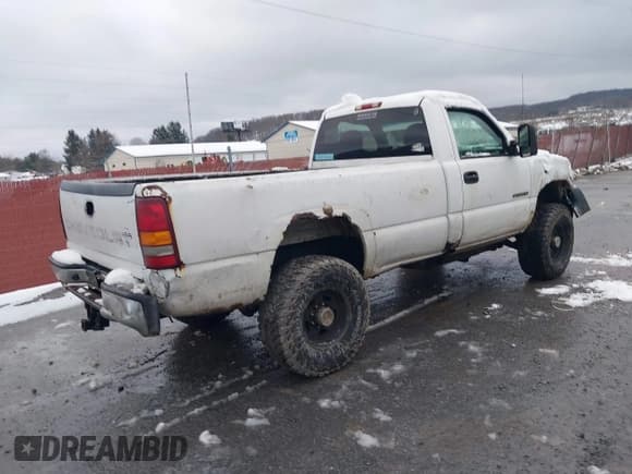 ✅ 2002 Chevrolet Silverado 2500HD LS • VIN: 1GCHK24U42E128110 • Lot: 43836246. Wystawiony na IAAI z przebiegiem Nie podano. Bezpłatny archiwum sprzedaży aukcyjnych z USA i szczegółowy raport historii pojazdu na DreamBid. Zdjęcie 4.