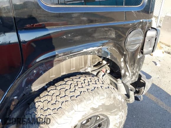 ✅ 2024 Jeep Wrangler Willys • VIN: 1C4RJXN6XRW215633 • Лот: 41861641. Опубликован ранее на IAAI с пробегом 3 927 миль. Бесплатный доступ к архиву аукционных продаж из США и подробный отчёт об истории автомобиля на DreamBid. Изображение 20.