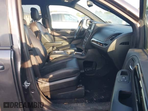 2018 Dodge Grand Caravan SXT z VIN 2C4RDGCG8JR159899, wystawiony jako IAAI lot #42837233 z przebiegiem 104 074 mil mil oraz . Historia ofert i sprzedaży dostępna na DreamBid. Obrazek 5.