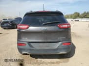 ✅ 2016 Jeep Cherokee Limited • VIN: 1C4PJMDB1GW133985 • Lot: 82148795. Wystawiony na Copart z przebiegiem 143 114 mil. Bezpłatny archiwum sprzedaży aukcyjnych z USA i szczegółowy raport historii pojazdu na DreamBid. Zdjęcie 6.