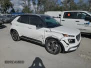 ✅ 2024 Hyundai Venue Limited • VIN: KMHRC8A32RU323800 • Lot: 44541095. Wystawiony na Copart z przebiegiem 2 568 mil. Bezpłatny archiwum sprzedaży aukcyjnych z USA i szczegółowy raport historii pojazdu na DreamBid. Zdjęcie 4.