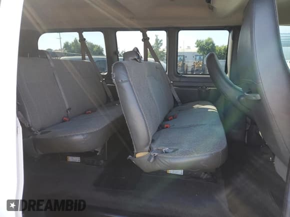 ✅ 2013 Chevrolet Express Passenger 1LT • VIN: 1GAZGYFG7D1130758 • Lot: 59625915. Wystawiony na Copart z przebiegiem 152 806 mil. Bezpłatny archiwum sprzedaży aukcyjnych z USA i szczegółowy raport historii pojazdu na DreamBid. Zdjęcie 11.