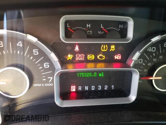 ✅ 2011 Ford Expedition XL • VIN: 1FMJU1G53BEF21649 • Lot: 84542364. Listed on Copart with 175,320 mi. Free auction sales archive from the USA and detailed vehicle history report at DreamBid. Image 9.