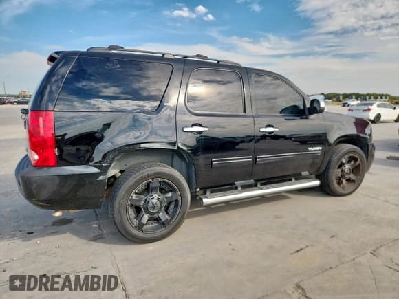 ✅ 2013 GMC Yukon SLT • VIN: 1GKS1CE0XDR256717 • Lot: 84441185. Wystawiony na Copart z przebiegiem 230 892 mil. Bezpłatny archiwum sprzedaży aukcyjnych z USA i szczegółowy raport historii pojazdu na DreamBid. Zdjęcie 3.