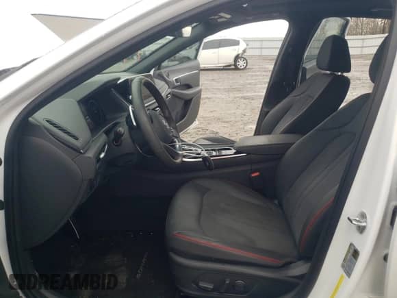 2022 Hyundai Sonata Sport с VIN 5NPEJ4J22NH136618, выставлен на аукционе Copart как лот 69708732 с пробегом 25 695 миль миль и . История ставок и продаж доступна на DreamBid. Изображение 7.