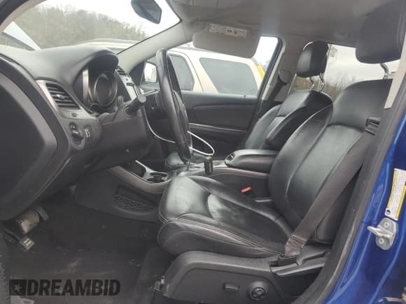 ✅ 2015 Dodge Journey Crossroad • VIN: 3C4PDDGG0FT512253 • Lot: 92576735. Wystawiony na Copart z przebiegiem 98 339 mil. Bezpłatny archiwum sprzedaży aukcyjnych z USA i szczegółowy raport historii pojazdu na DreamBid. Zdjęcie 7.