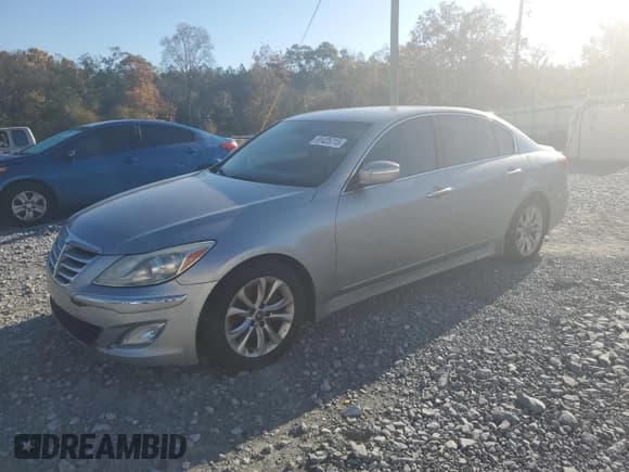✅ 2013 Hyundai Genesis 3.8L • VIN: KMHGC4DD5DU227348 • Лот: 91425715. Опубликован ранее на Copart с пробегом 210 973 миль. Бесплатный доступ к архиву аукционных продаж из США и подробный отчёт об истории автомобиля на DreamBid. Изображение 1.