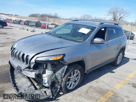 ✅ 2016 Jeep Cherokee Latitude • VIN: 1C4PJMCS4GW194491 • Лот: 41758324. Опубликован ранее на IAAI с пробегом 142 233 миль. Бесплатный доступ к архиву аукционных продаж из США и подробный отчёт об истории автомобиля на DreamBid. Изображение 2.