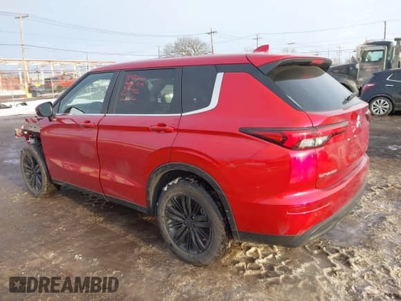 ✅ 2024 Mitsubishi Outlander ES • VIN: JA4J4UA88RZ073298 • Lot: 41477476. Listed on IAAI with 6,532 mi. Free auction sales archive from the USA and detailed vehicle history report at DreamBid. Image 3.