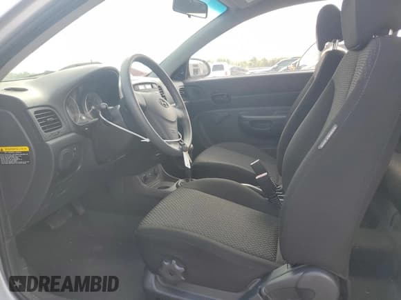 ✅ 2009 Hyundai Accent GS • VIN: KMHCM36C89U125737 • Лот: 63602055. Опубликован ранее на Copart с пробегом 32 490 миль. Бесплатный доступ к архиву аукционных продаж из США и подробный отчёт об истории автомобиля на DreamBid. Изображение 7.