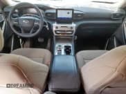 ✅ 2022 Ford Explorer • VIN: 1FMSK7BH9NGB31212 • Lot: 61222145. Wystawiony na Copart z przebiegiem 28 000 mil. Bezpłatny archiwum sprzedaży aukcyjnych z USA i szczegółowy raport historii pojazdu na DreamBid. Zdjęcie 8.