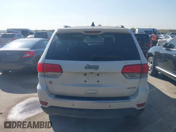 ✅ 2015 Jeep Grand Cherokee Limited • VIN: 1C4RJEBG1FC841375 • Lot: 43271510. Listed on IAAI with 179,856 mi. Free auction sales archive from the USA and detailed vehicle history report at DreamBid. Image 16.