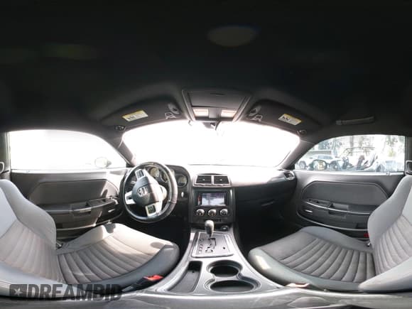 ✅ 2012 Dodge Challenger SXT Plus • VIN: 2C3CDYAG1CH144690 • Lot: 43650870. Wystawiony na IAAI z przebiegiem 132 844 mil. Bezpłatny archiwum sprzedaży aukcyjnych z USA i szczegółowy raport historii pojazdu na DreamBid. Zdjęcie 18.