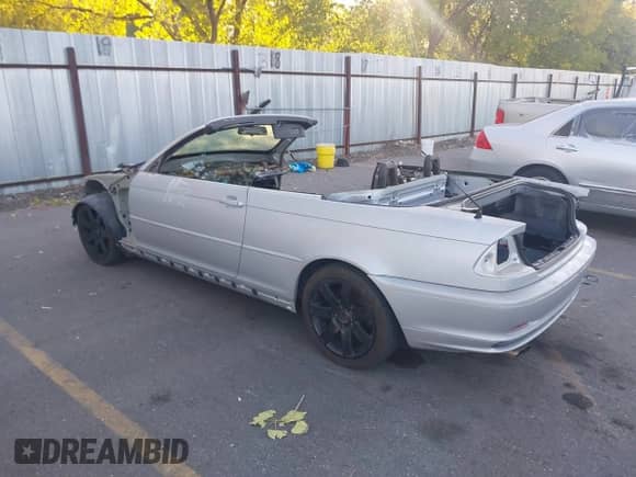 2003 BMW 3 Series 325Ci с VIN WBABS33443PG91645, выставлен на аукционе IAAI как лот 43428567 с пробегом Не указан миль и . История ставок и продаж доступна на DreamBid. Изображение 3.