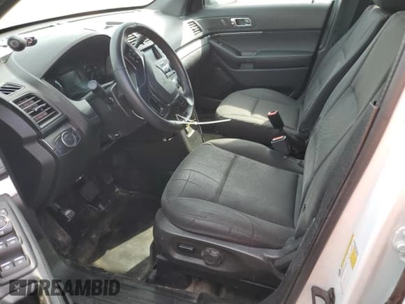 ✅ 2018 Ford Police Interceptor Utility • VIN: 1FM5K8AR2JGC74087 • Lot: 49157085. Wystawiony na Copart z przebiegiem 101 768 mil. Bezpłatny archiwum sprzedaży aukcyjnych z USA i szczegółowy raport historii pojazdu na DreamBid. Zdjęcie 7.