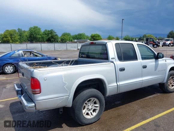 ✅ 2001 Dodge Dakota Sport • VIN: 1B7GG2AX51S167476 • Lot: 42487594. Wystawiony na IAAI z przebiegiem 234 228 mil. Bezpłatny archiwum sprzedaży aukcyjnych z USA i szczegółowy raport historii pojazdu na DreamBid. Zdjęcie 4.